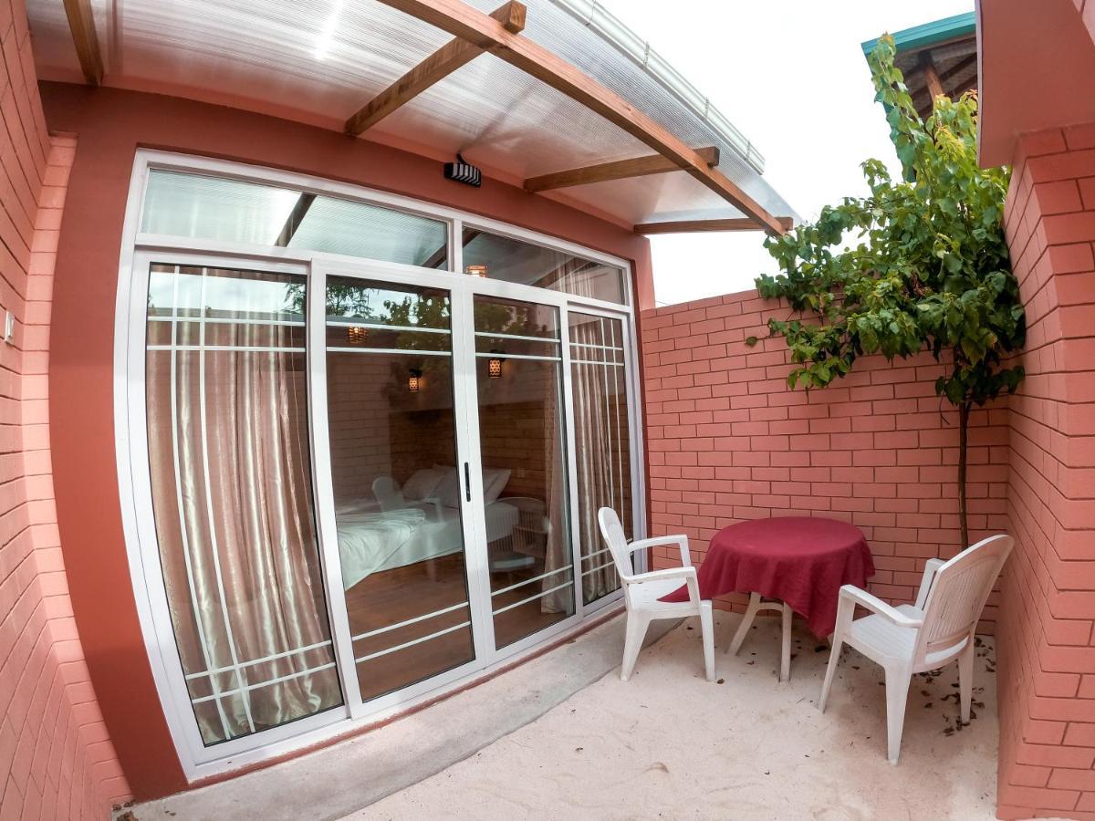 New Breeze Thoddoo Inn ภายนอก รูปภาพ